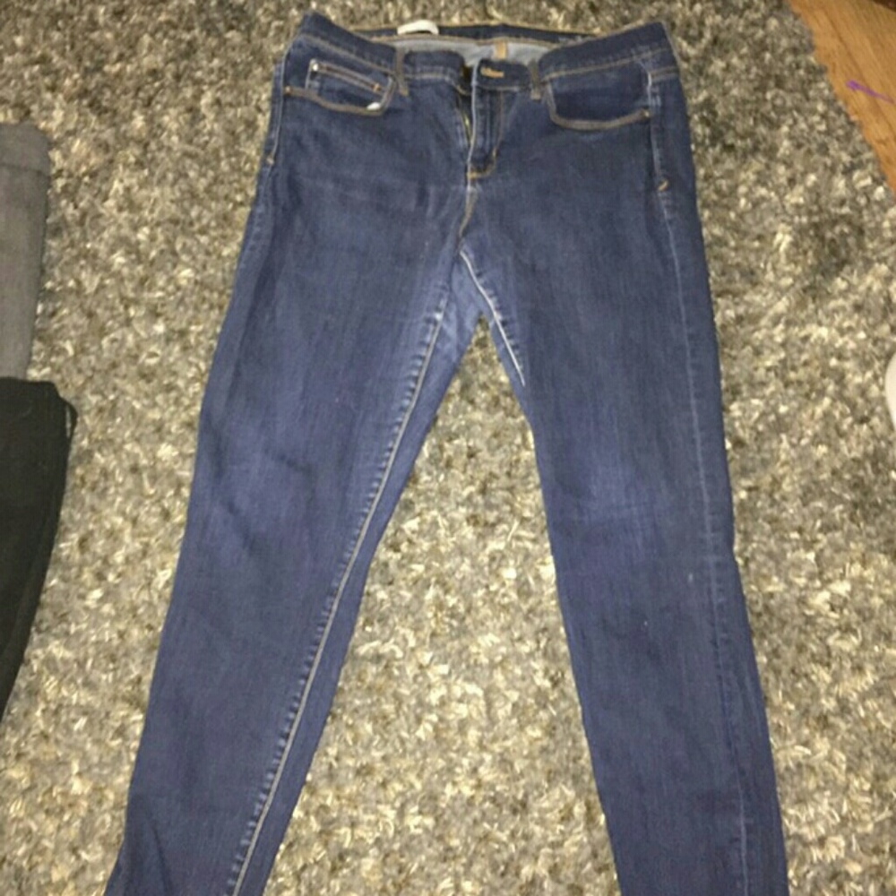2 pairs of womens GAP always skinny jeans